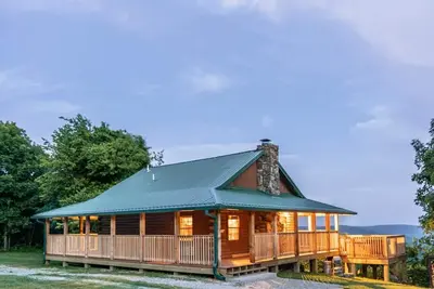 Image de Buffalo River Cabin w/ Hot Tub
