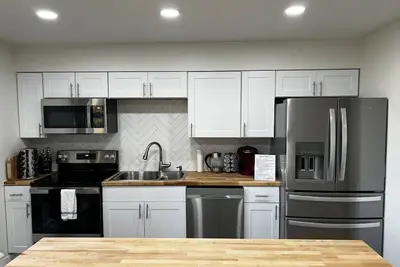 Image de Lovely remodeled 2bd 1. 5bt apt in a midtown #1