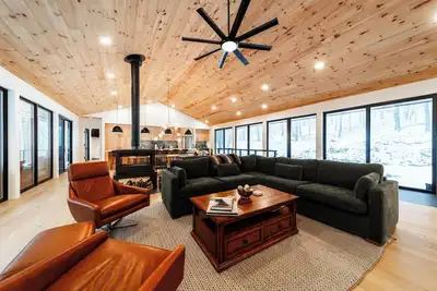 Image de Brand new, luxury cabin in the mountains