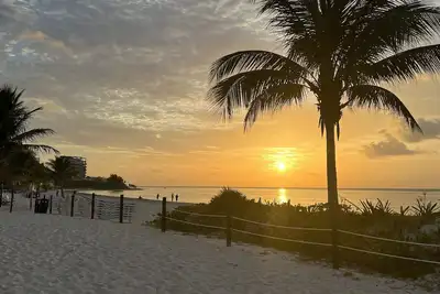 Image de Caribbean Dream. Beach resort. Modern 2br Condo in MareAzul, Playa del Carmen