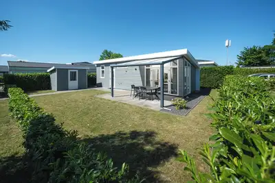 Image de Enjoy a delightful stay in our charming Forest Lodge surrounded by nature.