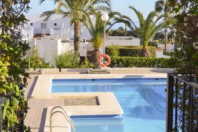 Image de Superbe et moderne maison de luxe de 2 chambres avec de belles vues sur la mer