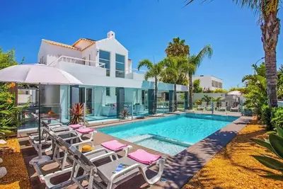 Image de Villa Stefy - Quatre Chambres Villa, Couchages 8