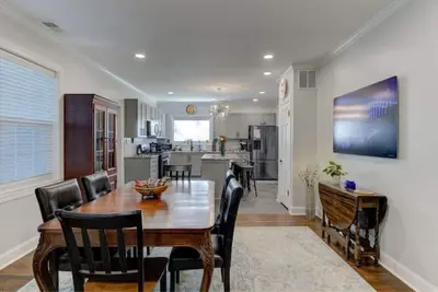 Image de Luxury 1930s Reno'd Cape Cod, ❤️ of Midtown, 🐾, Ev 🔌