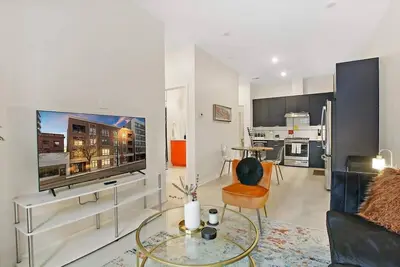 Image de Elegant 2br Apartment w\/ In-Unit Laundry