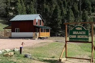 Image de Cozy Cabin with mountain views close to rock creek!