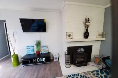 Image de Cute & Cozy Beautiful 3 bedroom home