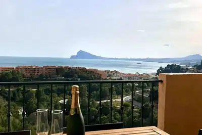 Image de Beautiful vacation home with a unique sea view