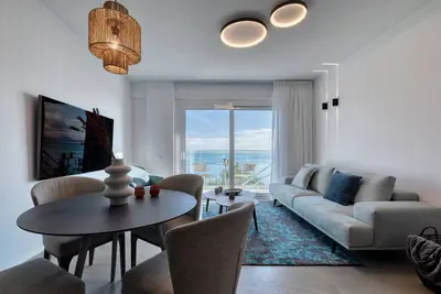 Image de Serene Ocean View Two Bedroom apartment