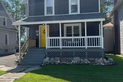 Image de Cute Harbor Home close to the Lake, Beach & Bridge St