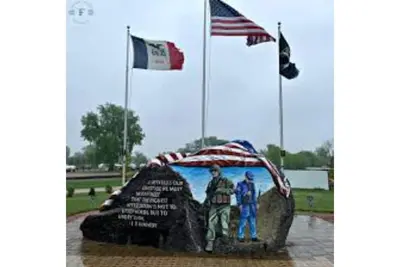 Image de Built 1900 Stained glass windows  Hard wood floors  Nice woodwork