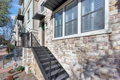 Image de Luxury 3-bedroom corporate townhome with WiFi, Ac, garage at The Shops at Legacy