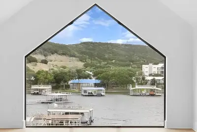 Image de Juniper View 🖼️ Serene Cove 🎣 🛶 🏊🏼‍♂️ Deepwater Dock For Your Boats 🚤