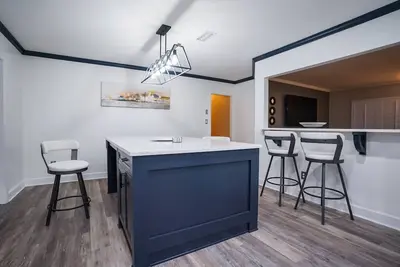 Comfy Gnv Home *New Kitchen* w/ Fire Pit