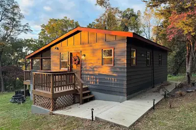 Image de Whitetail Cabin | Couple's Retreat w/ Hot Tub