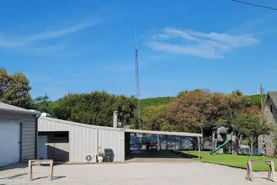 Image de Best For Boats & Fishing 🚤 Big Parking Area + Upgrade Option To Private Dock 🏊🏼‍♂️