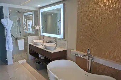 Stunning & upscale 2 Br