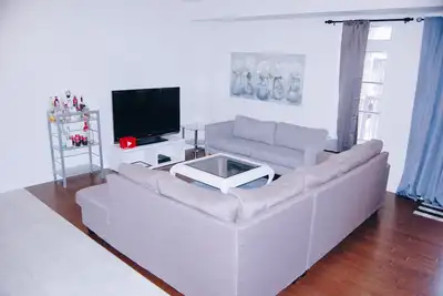 Image de Luxury 4br Townhouse w/ Stunning Terrace | Parking