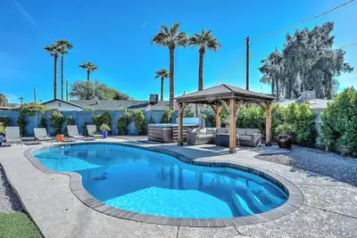 Private Room in Central Phoenix Paradise