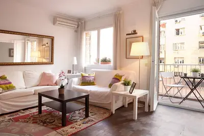 Image de LetsGoBarcelona Diagonal Ave. avec terrasse privée pour 6 personnes