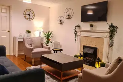 Image de Charming 3-Bed House in London with Jacuzzi