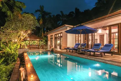 Image de Absolute luxury in the hills above Lovina, north Bali