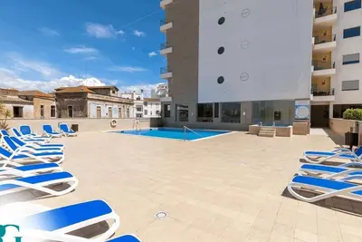 Image de One bedroom flat near the historic centre with A/C, pool and garage