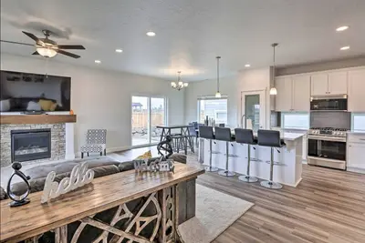 Image de New house in Redmond, 15 minutes to Airport and Smith Rock