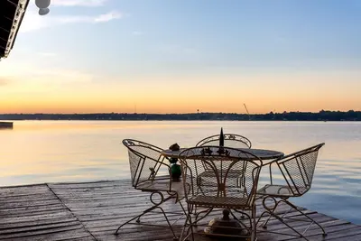 Image de SpringPricing+Couples+LakeFront+1Pet+BoatDock