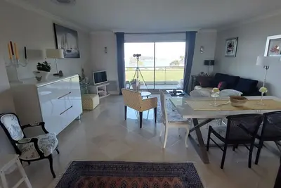 Image de appartement 93 m2, pleine vue de mer, dans parc 5 Ht privé