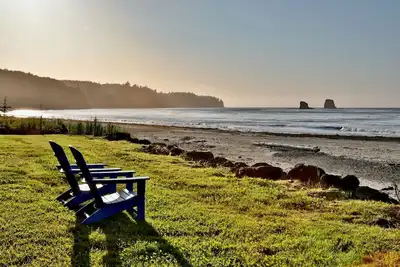 Image de 4 guest · Eddie Bauer`s former Beachfront Cottage