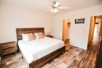 Image de Your perfect Base Camp: Central, pet friendly w/ Starlink