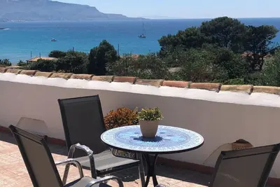 Image de Appartement de vacances \"Open Space Sul Mare\" avec vue sur la mer, 3 terrasses et Wi-Fi.