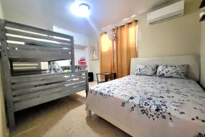 Image de Family villa 1 w/Wifi & parking, 5 min away to the beach
