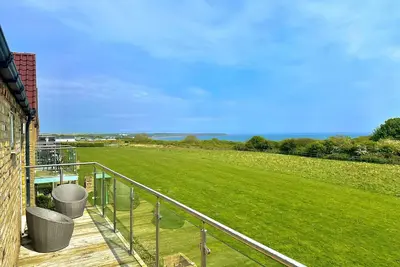 Image de Seaview Coastal Cottage - Sleeping 6 in 3 Bedrooms - Pool and Beach Access