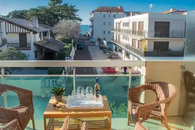 Image de Pause Moulleau - terrasse et parking coeur Moulleau