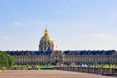 Image de Invalides View - High Floor, Bright, Spacious Located At Avenue De Breteuil