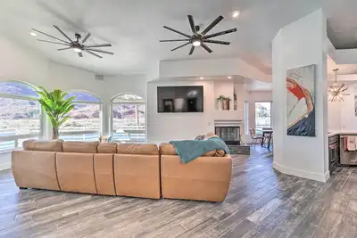 Image de Spacious Parker House on the Colorado River!