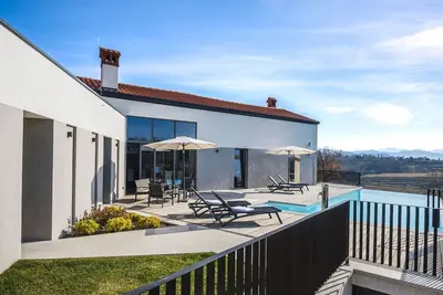 Image de Luxury Apartment in House Larya w/2br, Pool