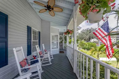 Image de Htd Pool/Walk 2 Dwtn Farmer`s Market & Riverfront