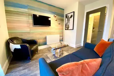 Stylish Apartment inc. Free Parking & Fast WiFi