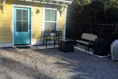 Image de Ideal Location for marine graduation or lowcountry getaway!