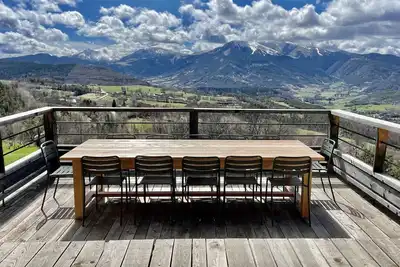 Image de Grand chalet avec vue panoramique en pleine nature proche des pistes de Montclar