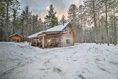 Image de Secluded Vanderbilt Cabin, 9 Mi to Treetops!