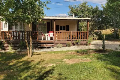 Image de mobil home au calme en pleine campagne