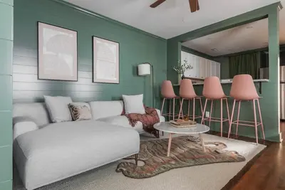 Image de Charleston Charm - King Street 6 Bedroom House!