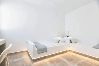 Image de 2-Storey Cycladic House In Old Town Sleeps 20