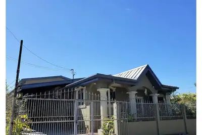 Image de Beautiful two bedroom rental unit, parking, free.