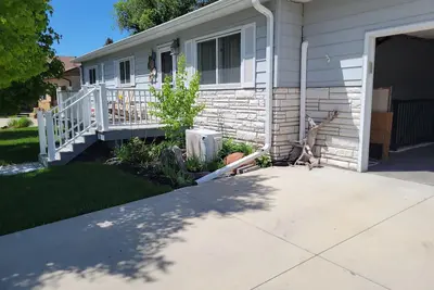 Image de cozey 2 bedroom basement apartment, comfortably located in center Morrill Ne.