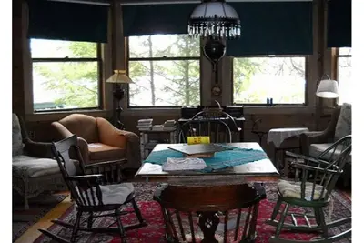 Image de Haskell's Lodge on Long Pond!